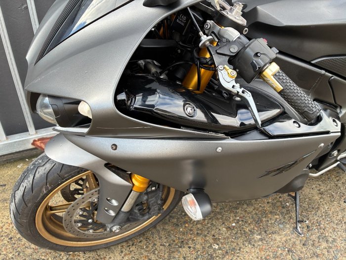 2009 Yamaha YZF-R1 BLACK