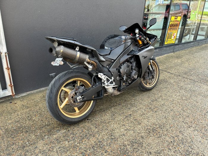 Yamaha YZF-R1