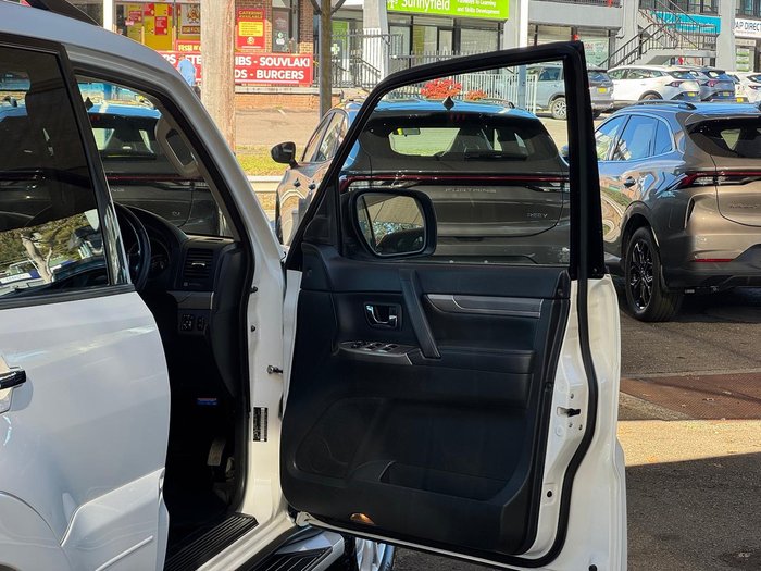 2017 Mitsubishi Pajero GLX