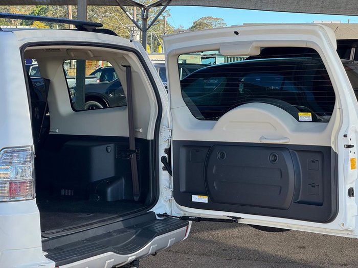 2017 Mitsubishi Pajero GLX