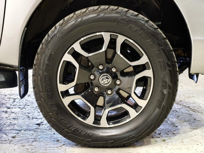 2021 Toyota Hilux SR5