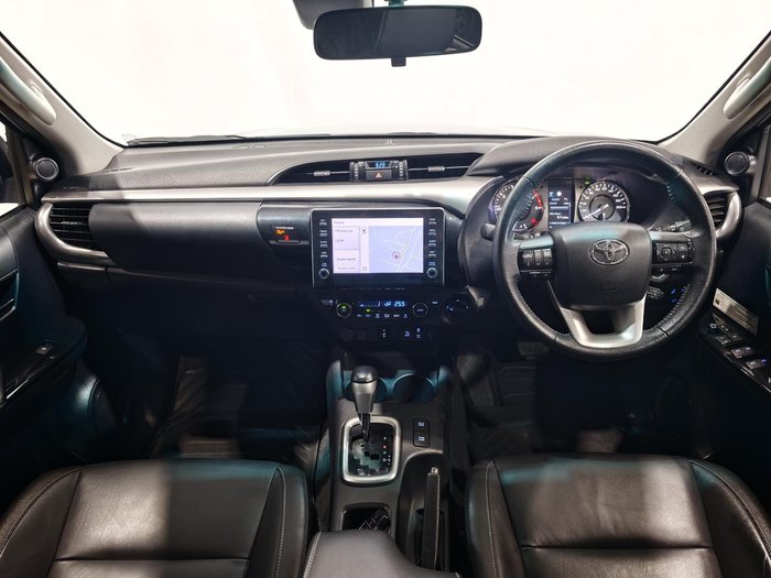 2021 Toyota Hilux SR5