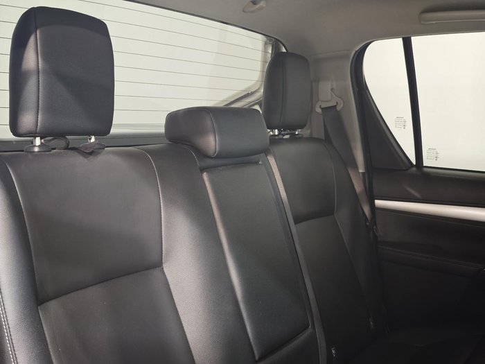 2021 Toyota Hilux SR5