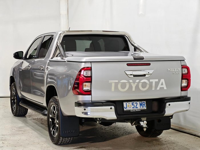 2021 Toyota Hilux SR5