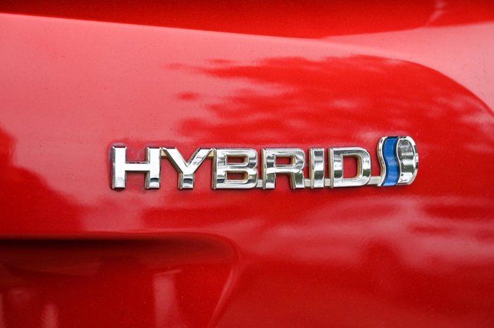 2016 Toyota Prius ZVW50R Emotional Red