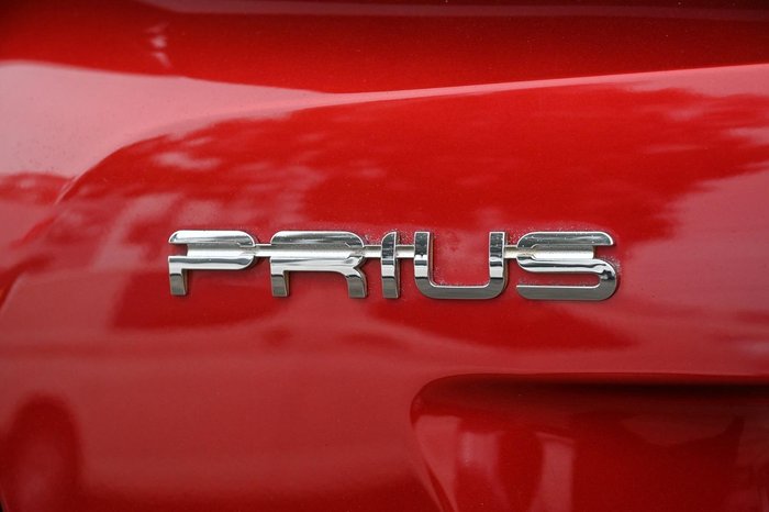 2016 Toyota Prius ZVW50R Emotional Red