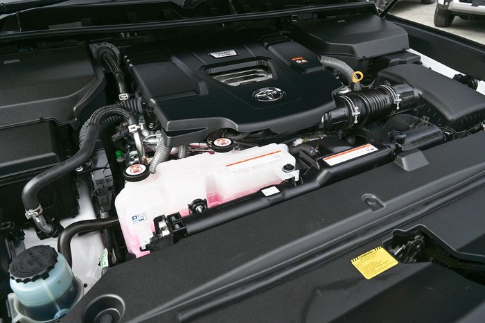 2023 Toyota Landcruiser GXL FJA300R 4X4 Dual Range Glacier White