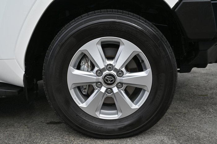 2023 Toyota Landcruiser GXL FJA300R 4X4 Dual Range Glacier White