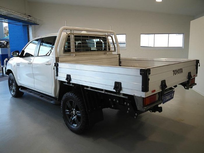 2023 Toyota Hilux SR