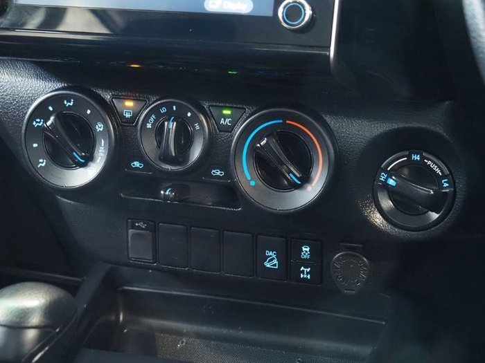 2023 Toyota Hilux SR