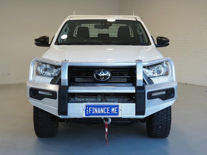 2023 Toyota Hilux SR