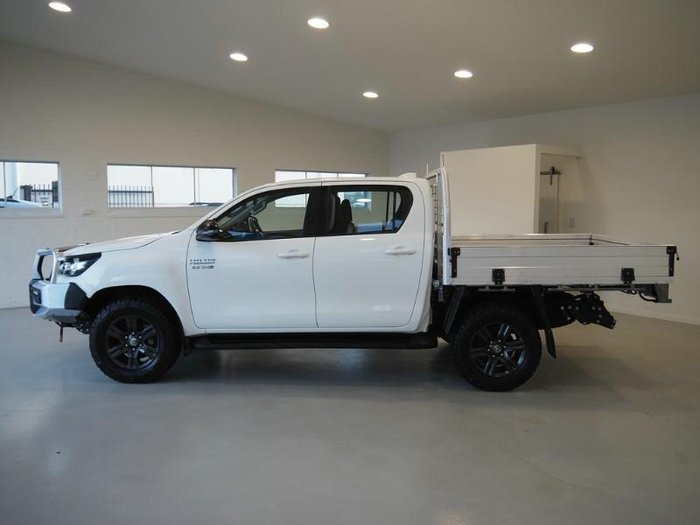 2023 Toyota Hilux SR