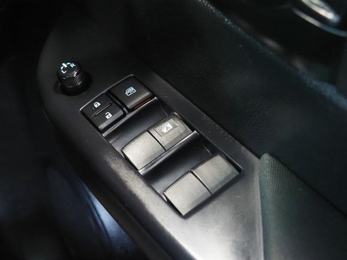 2023 Toyota Hilux SR