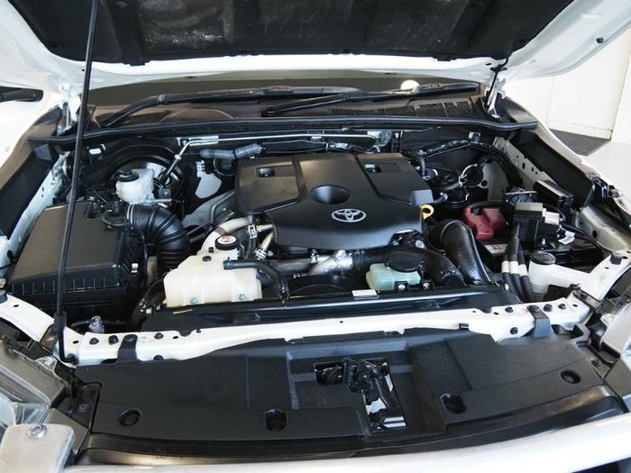 2023 Toyota Hilux SR