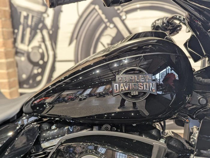 2026 Harley-Davidson Street Glide Limited 117 (FLHXL) Touring Black
