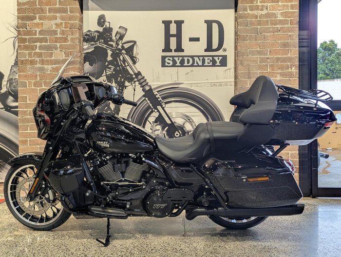 2026 Harley-Davidson Street Glide Limited 117 (FLHXL) Touring Black