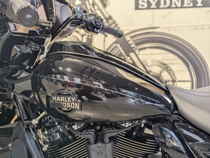2026 Harley-Davidson Street Glide Limited 117 (FLHXL) Touring Black