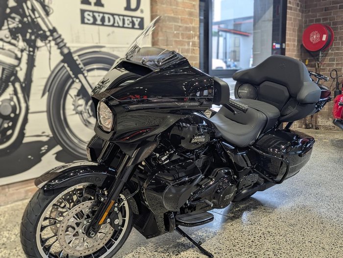 2026 Harley-Davidson Street Glide Limited 117 (FLHXL) Touring Black