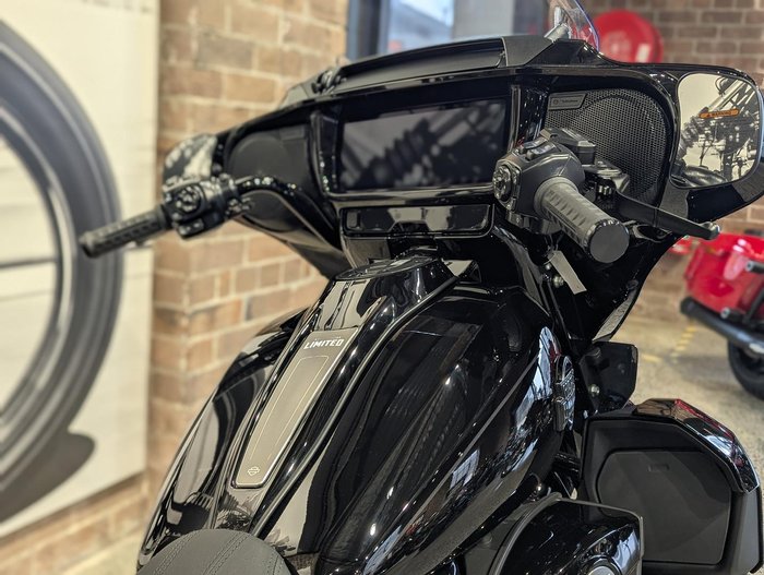 2026 Harley-Davidson Street Glide Limited 117 (FLHXL) Touring Black