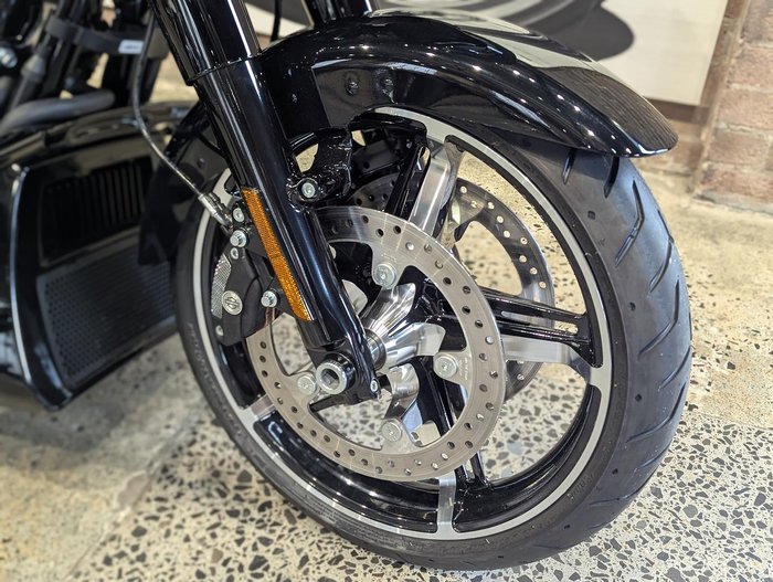 Harley-Davidson Road Glide 117 (FLTRX) Touring