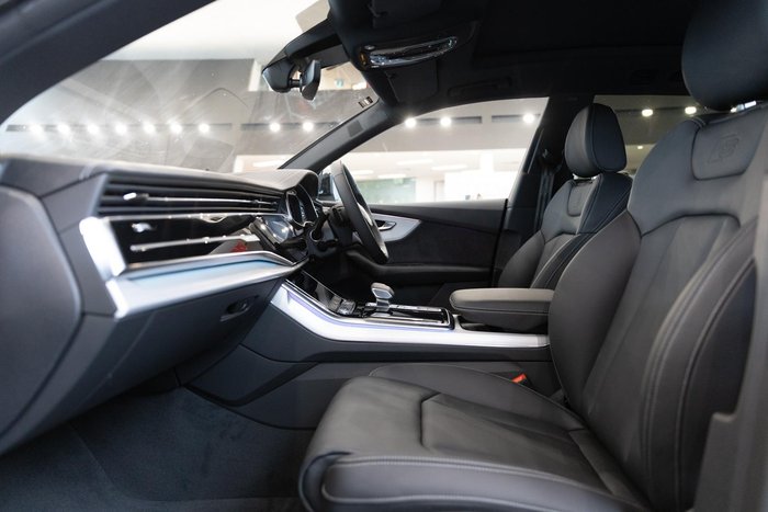 2025 Audi Q8 50 TDI S line