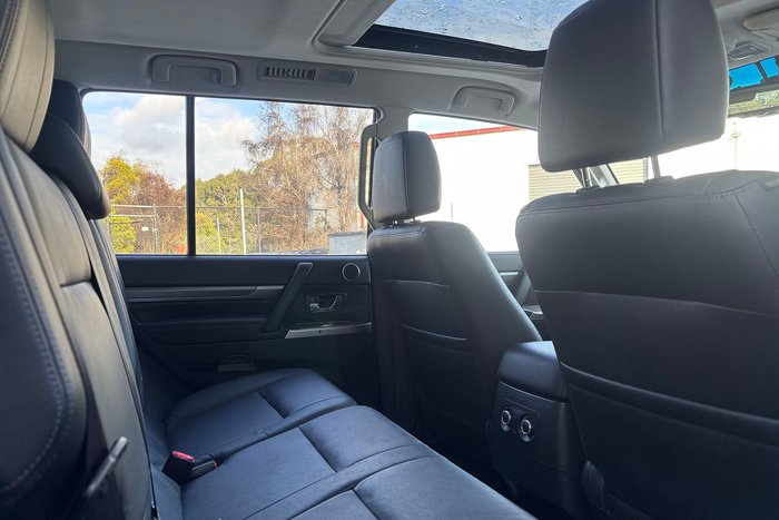 2016 Mitsubishi Pajero Exceed