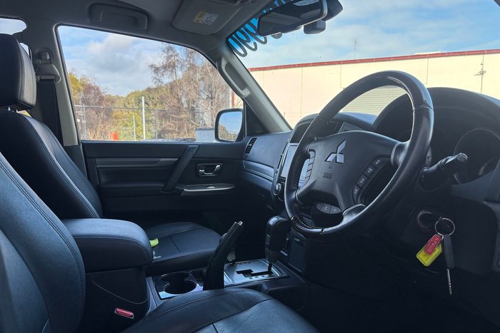 2016 Mitsubishi Pajero Exceed