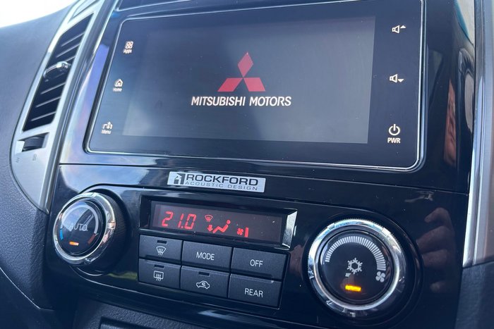 2016 Mitsubishi Pajero Exceed