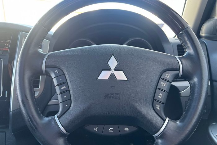 2016 Mitsubishi Pajero Exceed