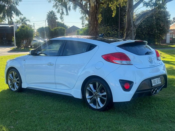 2017 Hyundai Veloster SR Turbo FS5 Series II White Crystal