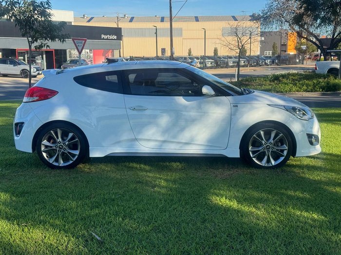 2017 Hyundai Veloster SR Turbo FS5 Series II White Crystal