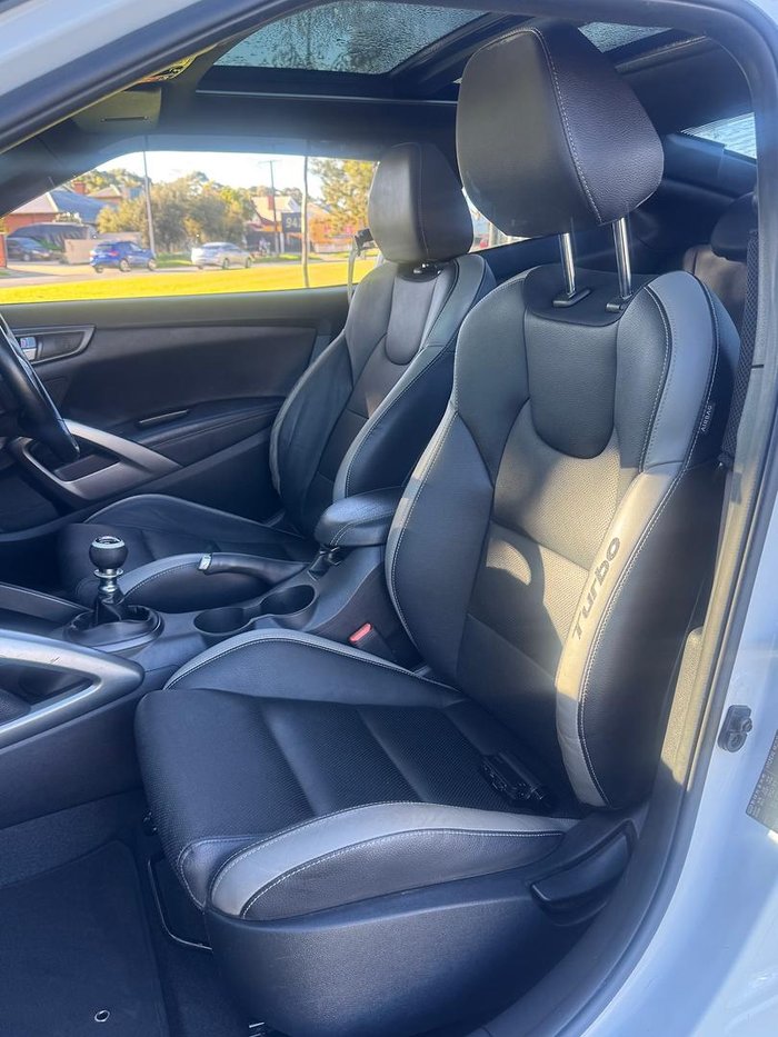 2017 Hyundai Veloster SR Turbo FS5 Series II White Crystal