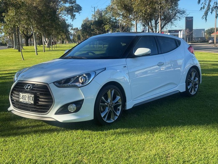 2017 Hyundai Veloster SR Turbo FS5 Series II White Crystal