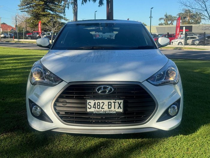 2017 Hyundai Veloster SR Turbo FS5 Series II White Crystal
