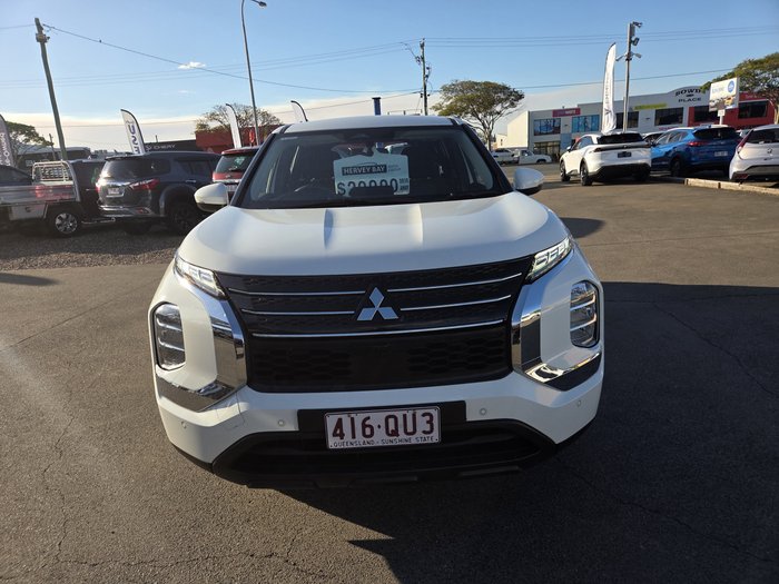 2023 Mitsubishi Outlander ES