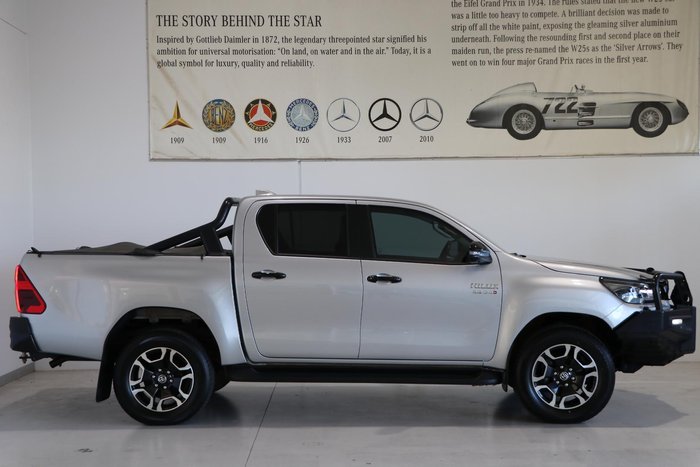 2024 Toyota Hilux SR5 48V