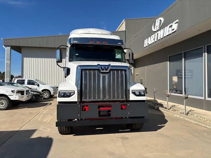 2025 Western Star 48X