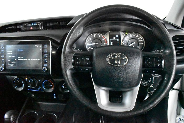 2023 Toyota Hilux SR