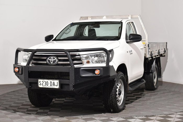 2023 Toyota Hilux SR
