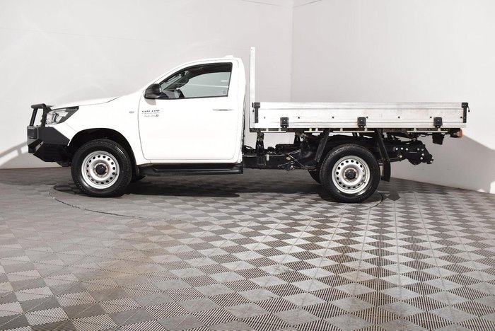 2023 Toyota Hilux SR