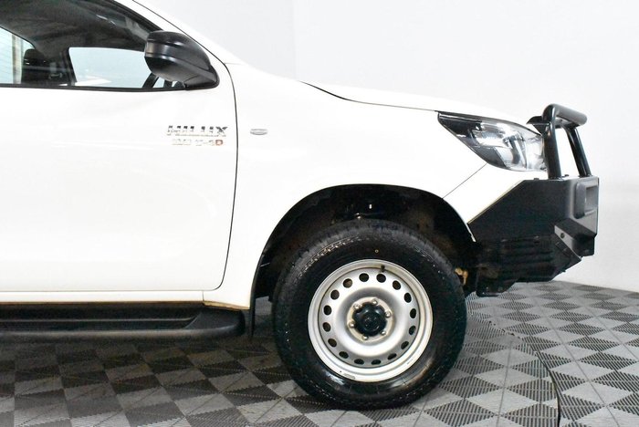 2023 Toyota Hilux SR
