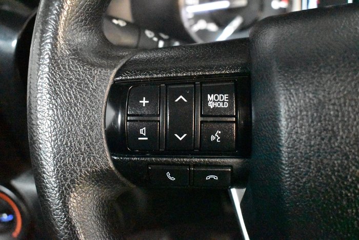 2023 Toyota Hilux SR