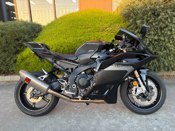 2025 Yamaha YZF-R9