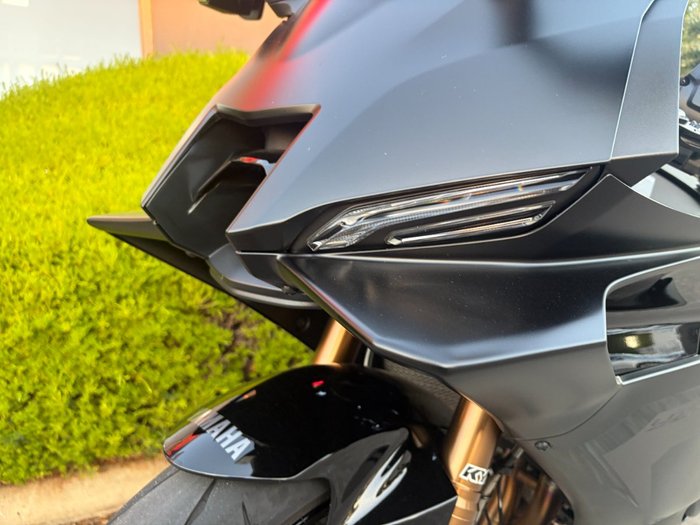2025 Yamaha YZF-R9