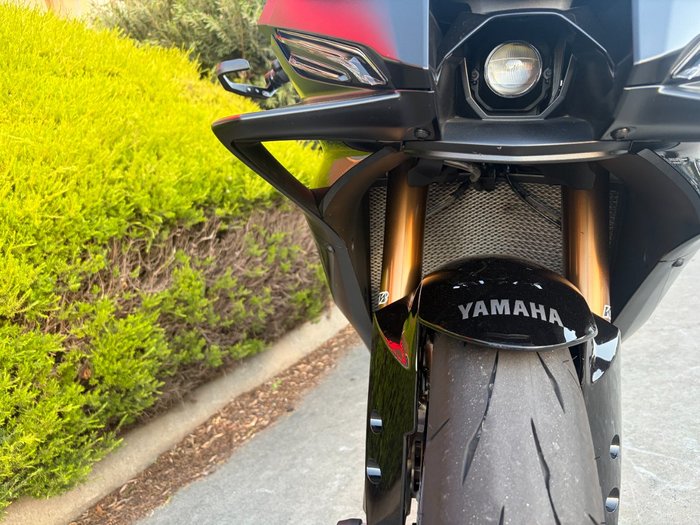 2025 Yamaha YZF-R9