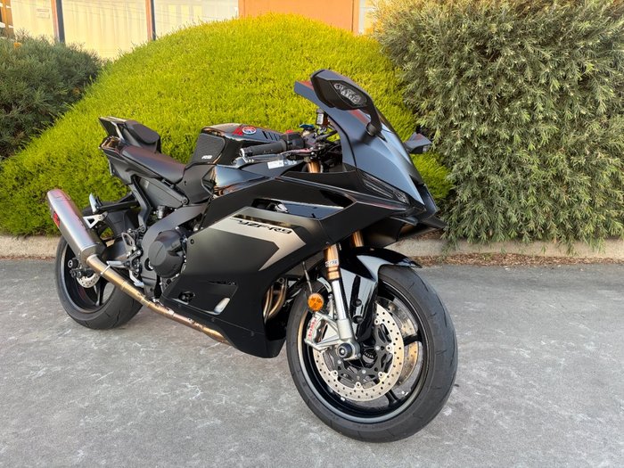 2025 Yamaha YZF-R9