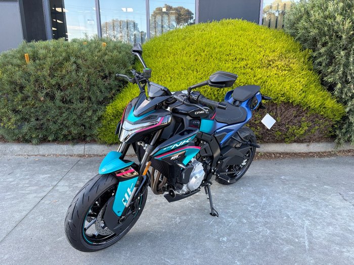 2026 CFMOTO 675 NK