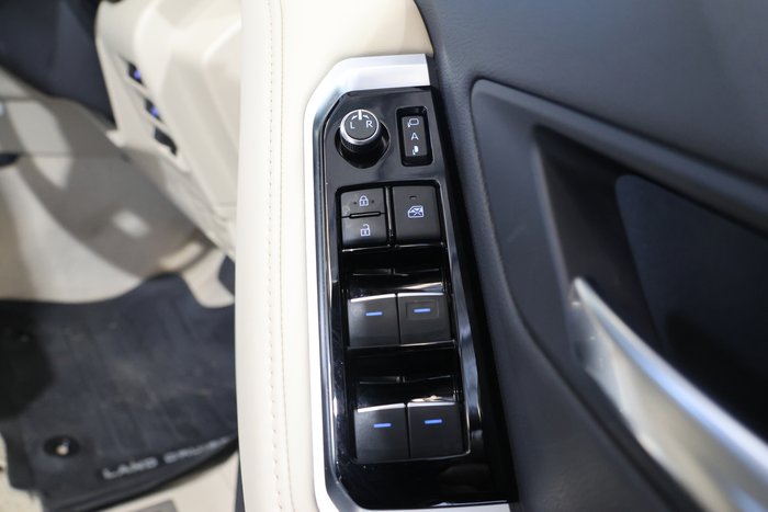 2024 Toyota Landcruiser VX