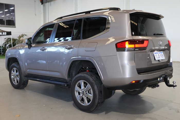 2024 Toyota Landcruiser VX