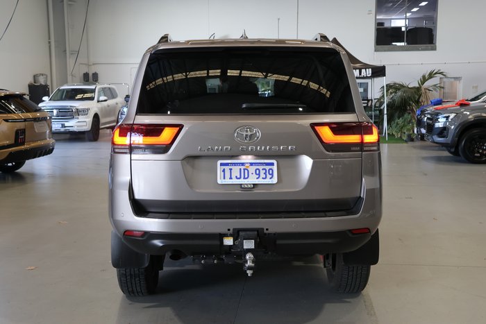 2024 Toyota Landcruiser VX